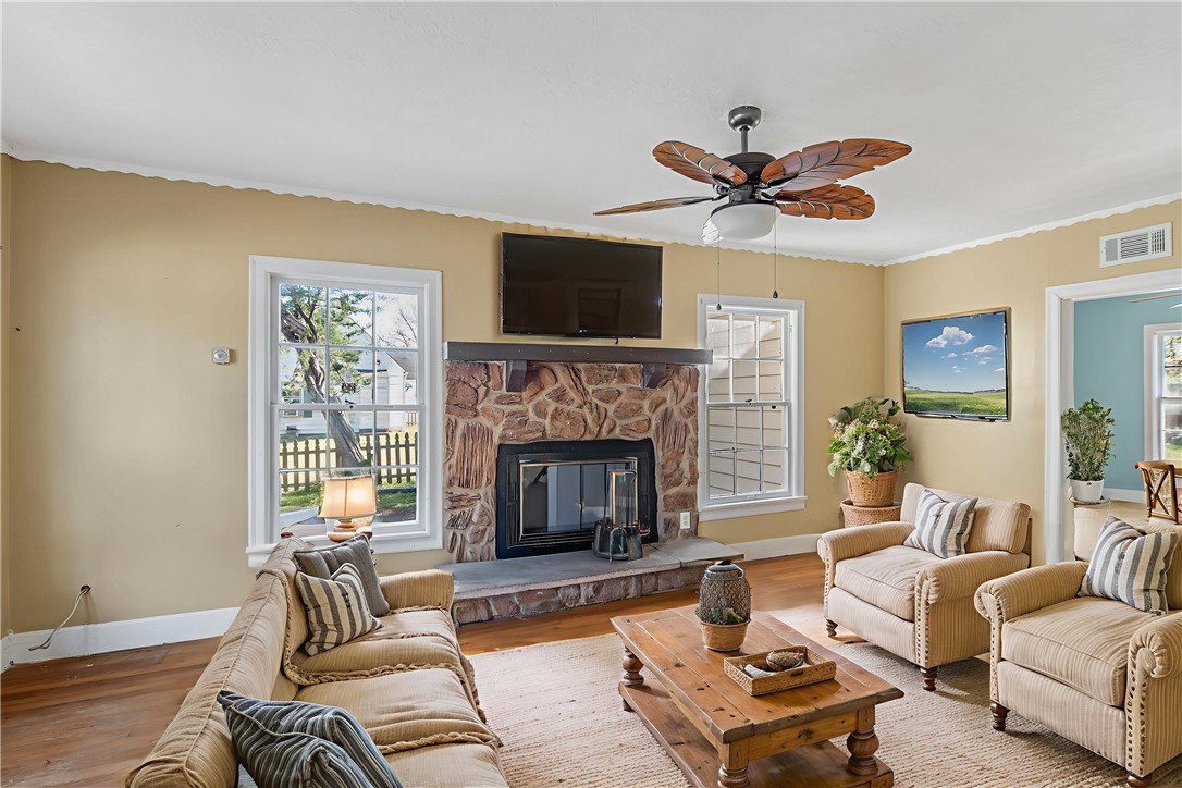 1207 East 27th Street