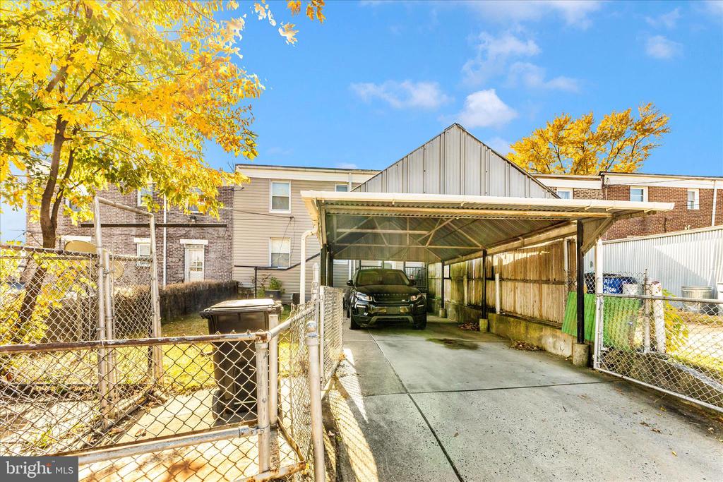 1037 ELTON AVENUE
