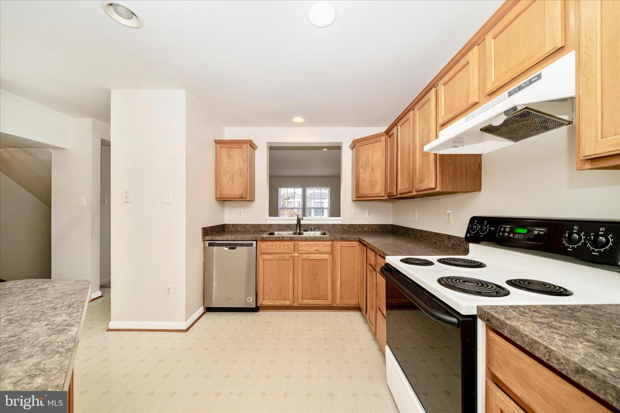 7704 ENGLISH OAK CIRCLE 10