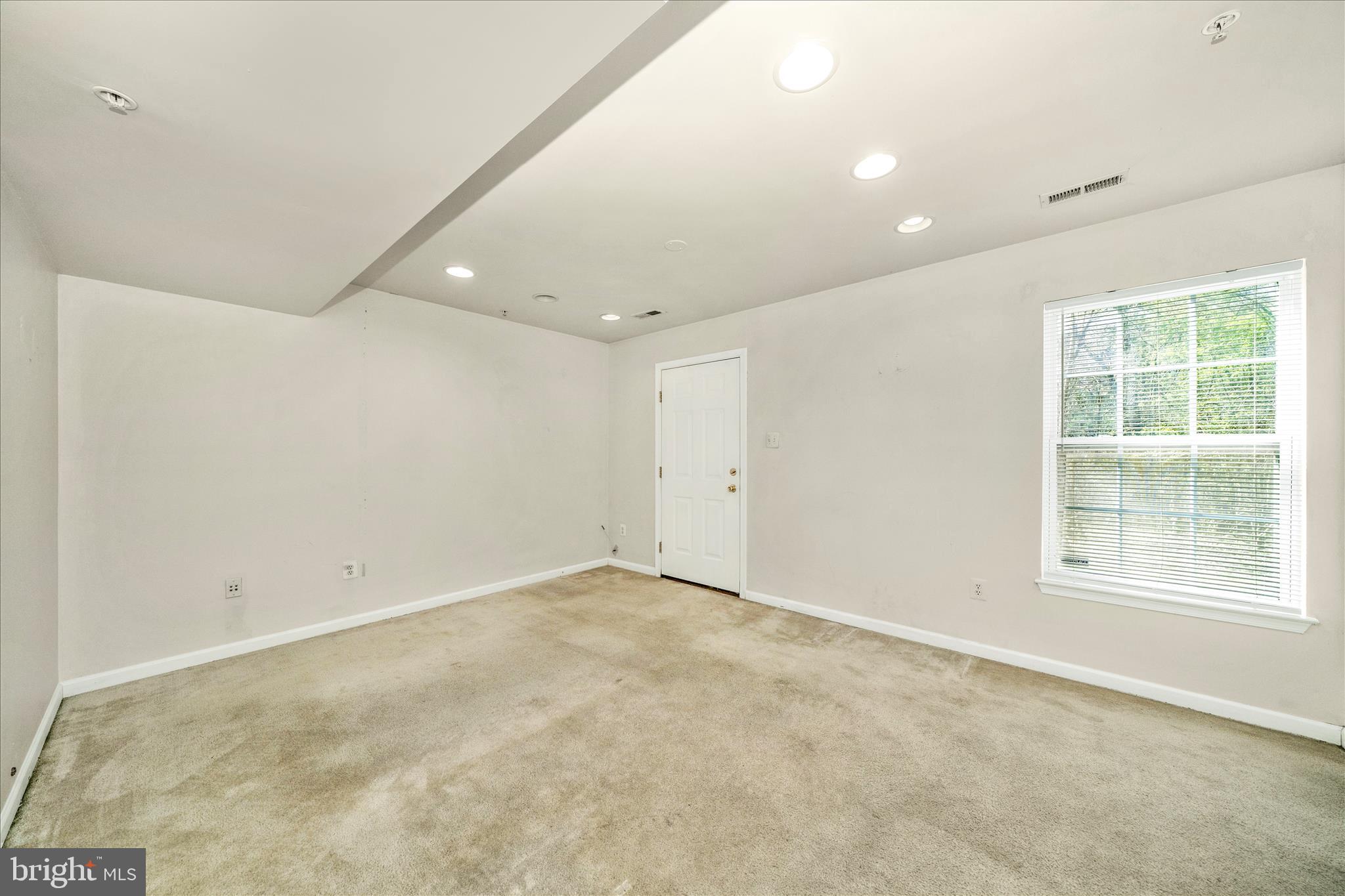 7704 ENGLISH OAK CIRCLE 10