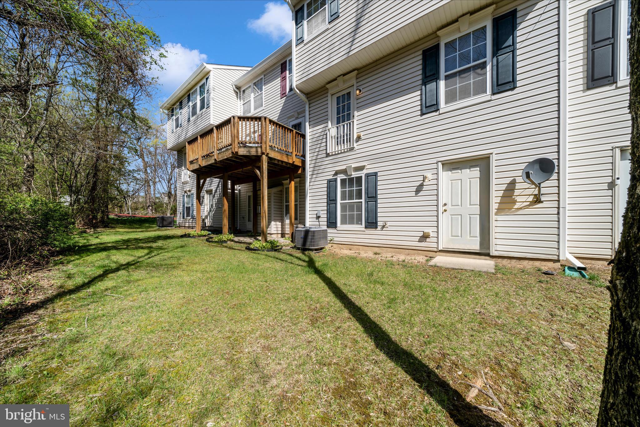 7704 ENGLISH OAK CIRCLE 10