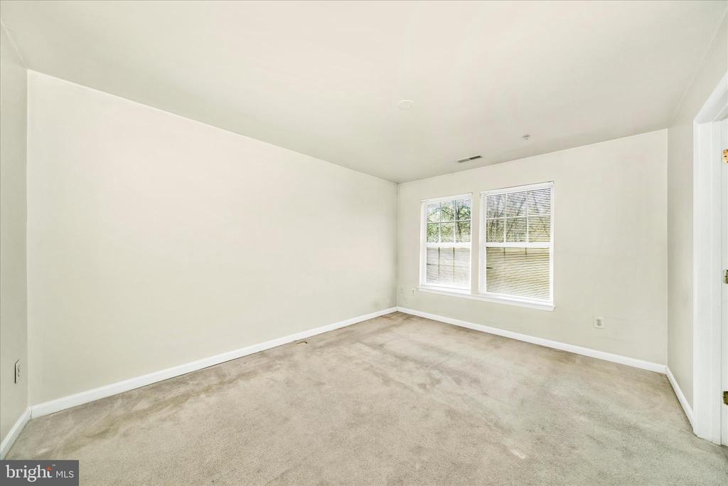 7704 ENGLISH OAK CIRCLE 10