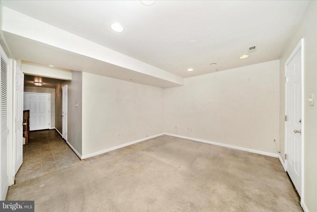 7704 ENGLISH OAK CIRCLE 10