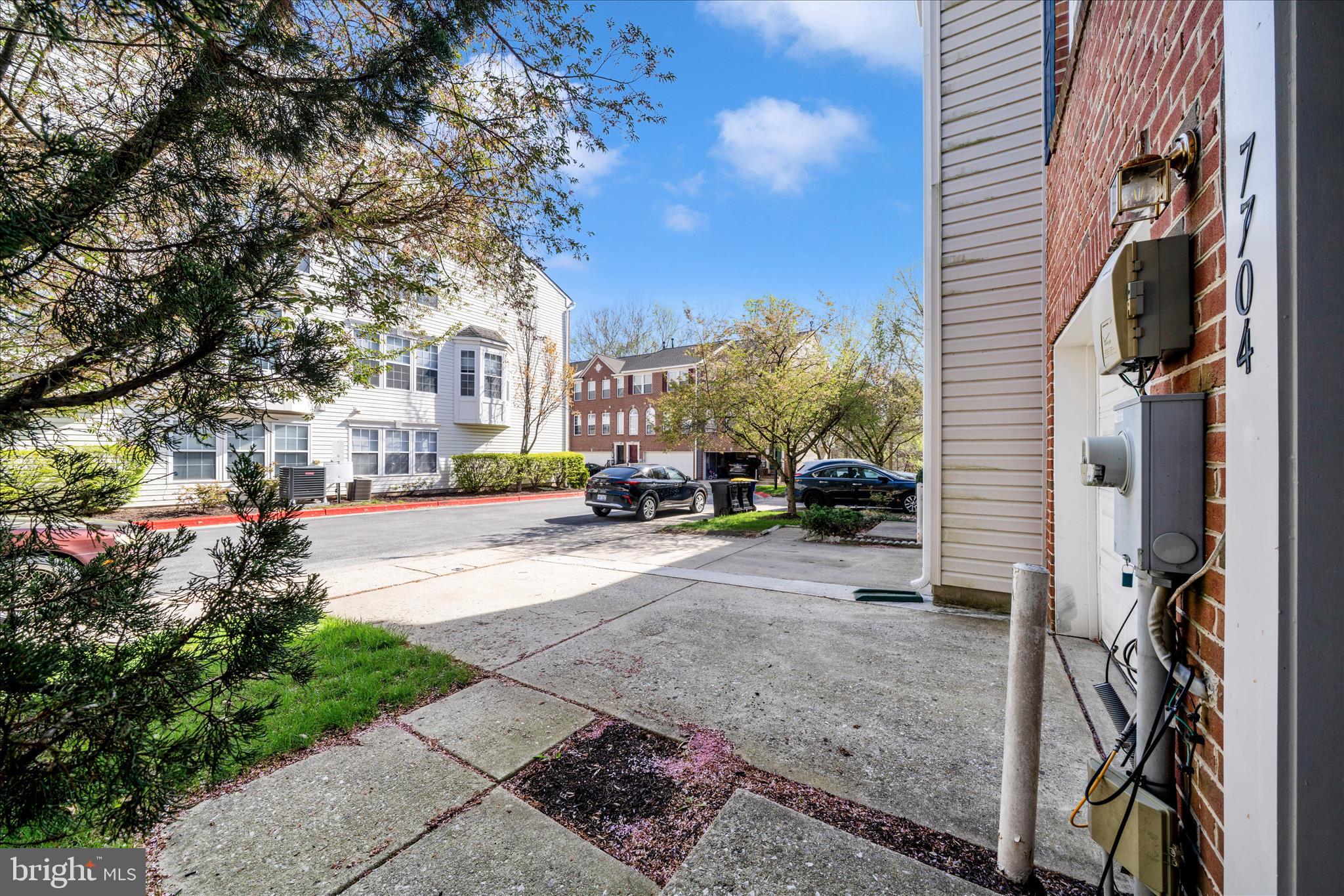 7704 ENGLISH OAK CIRCLE 10