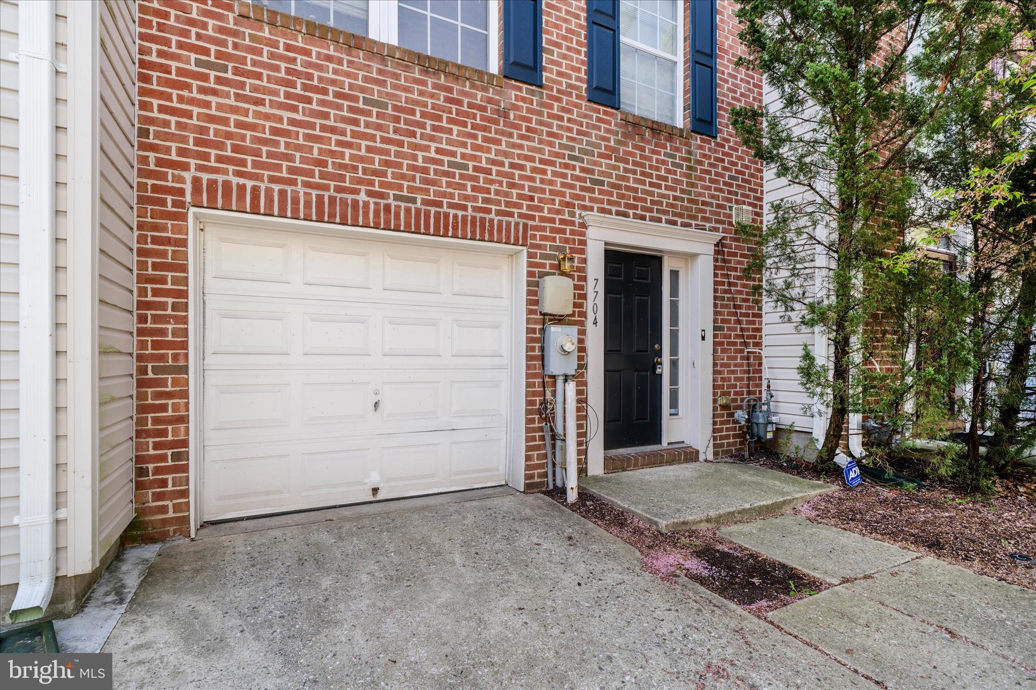 7704 ENGLISH OAK CIRCLE 10