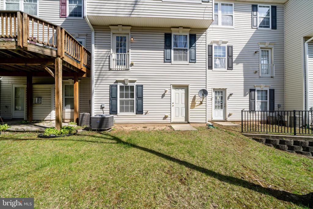 7704 ENGLISH OAK CIRCLE 10