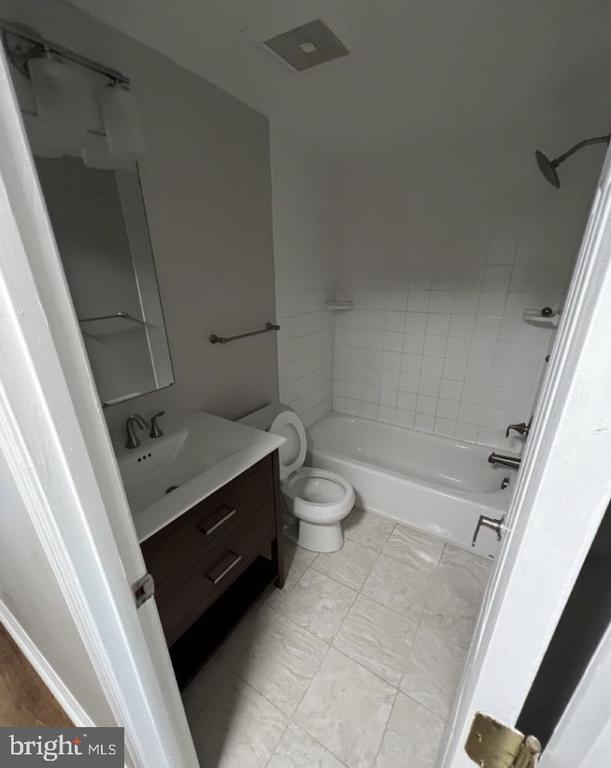 5748 YELLOWROSE COURT