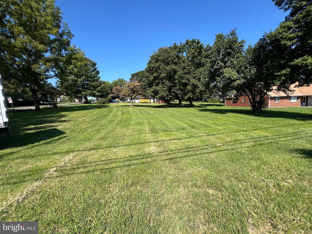 13707 Notley Rd