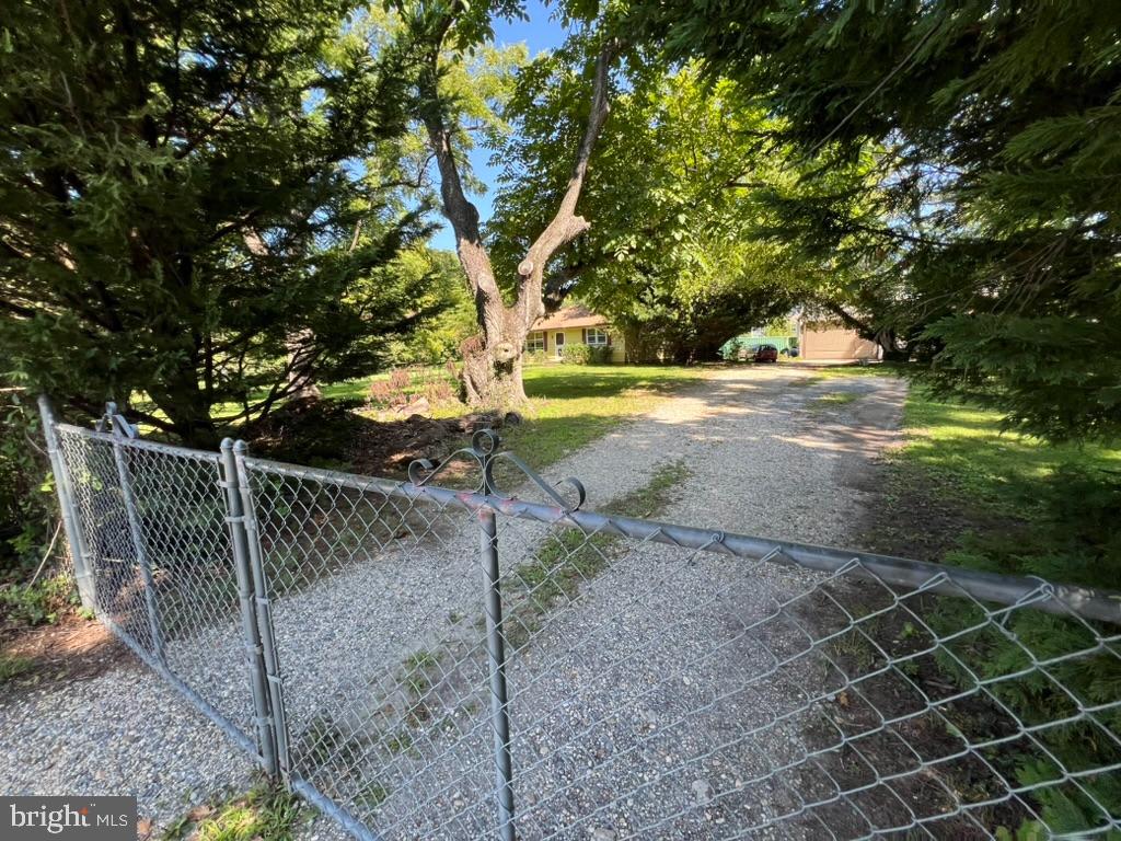 13715 Notley Rd