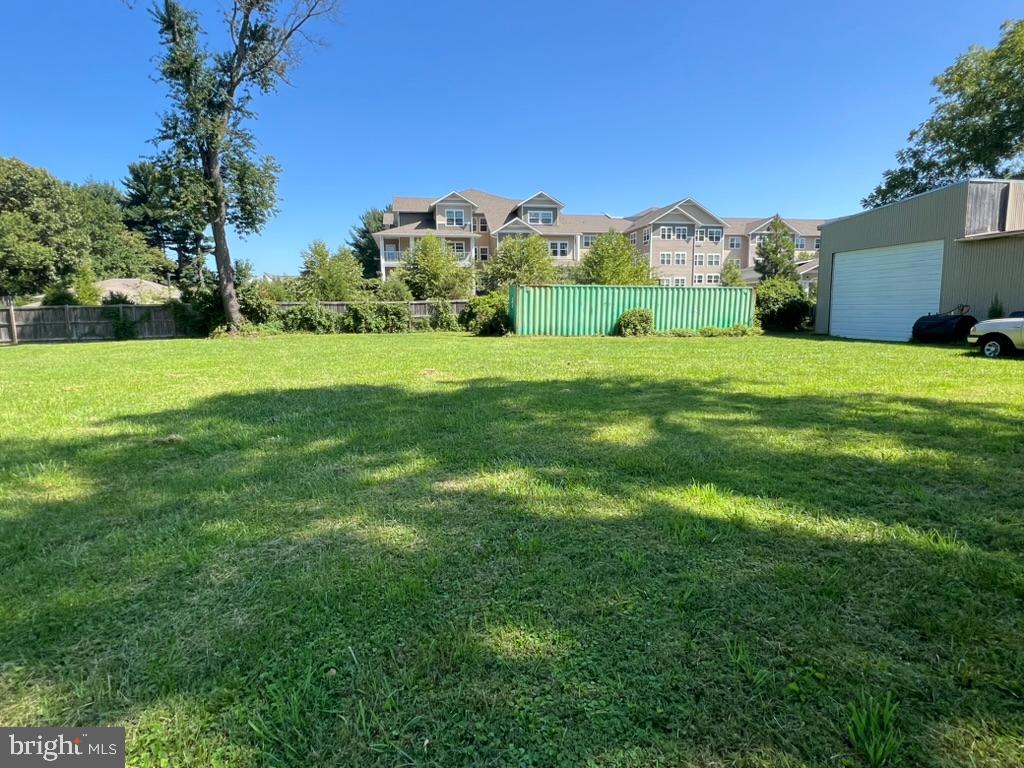 13719 Notley Rd