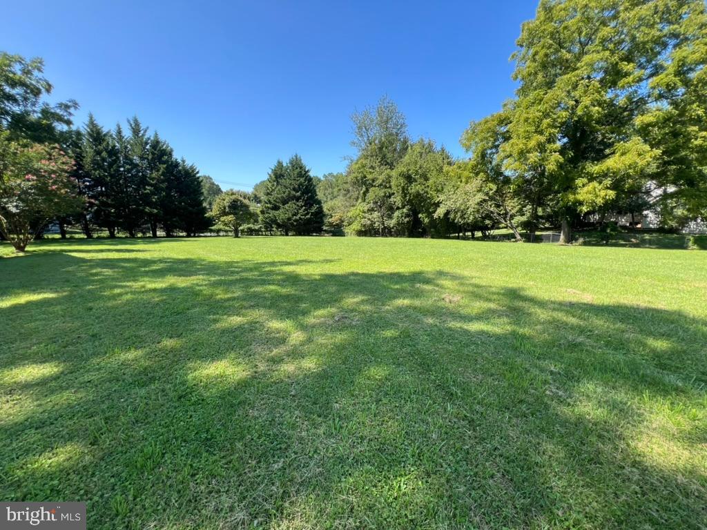 13719 Notley Rd