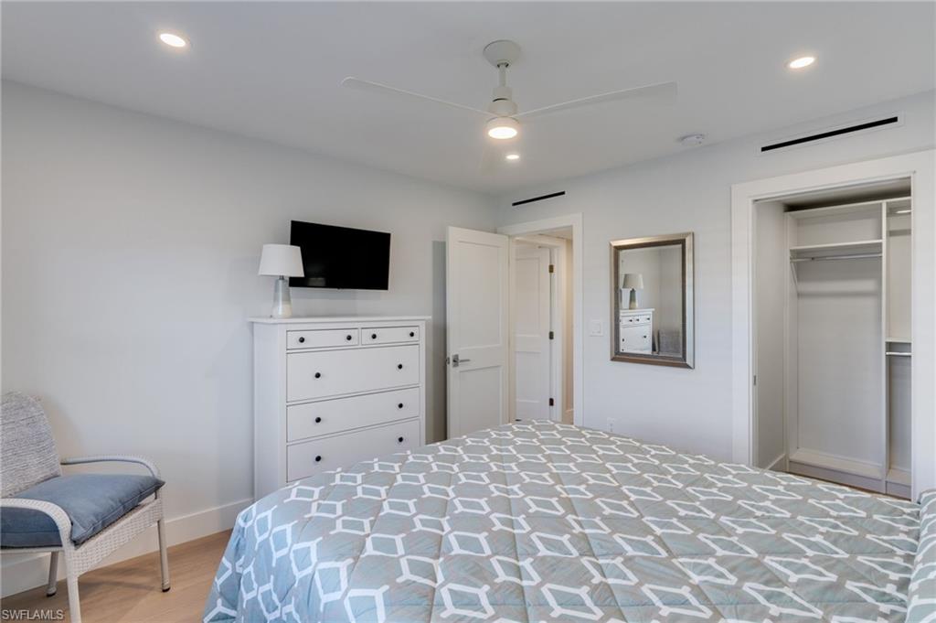 3400 Gulf Shore BLVD N # B2