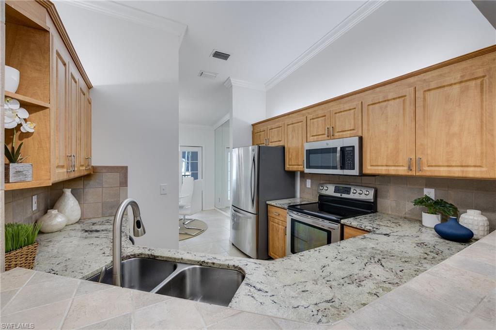 7087 Barrington CIR # 202