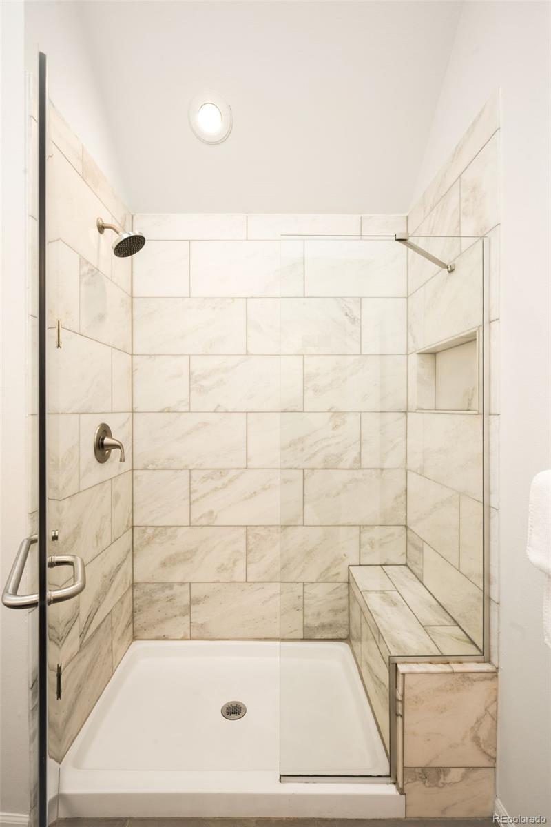 999 N Emerson Street Unit: 11