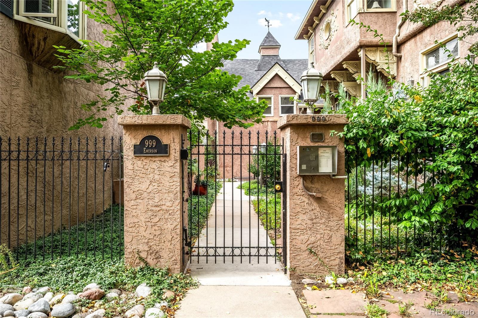 999 N Emerson Street Unit: 11