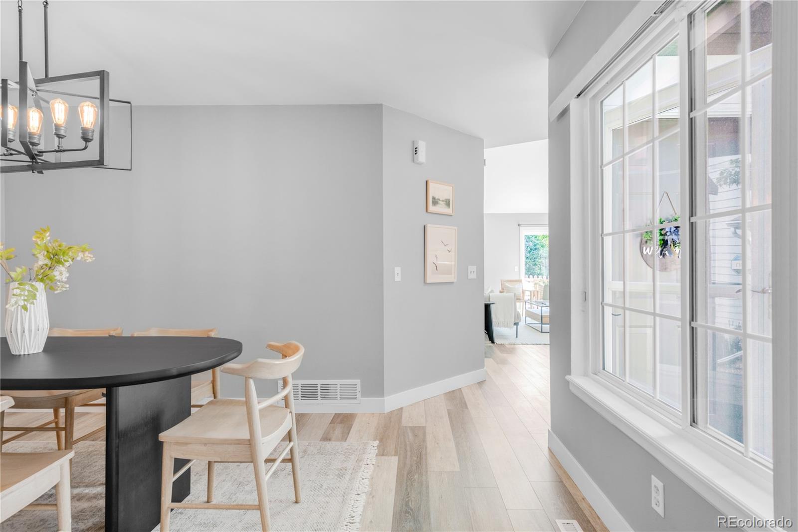 1569 S Syracuse Street