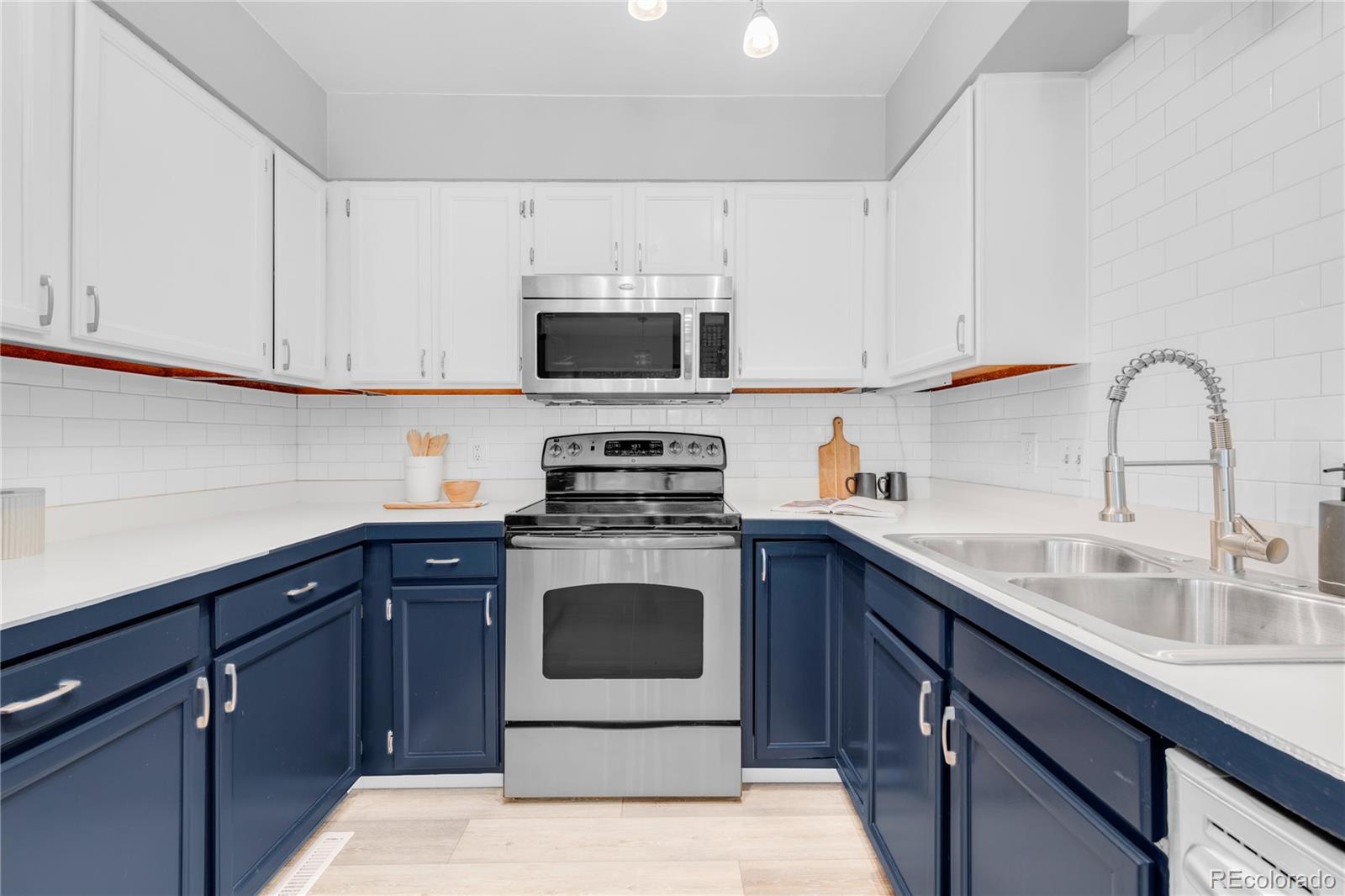 1569 S Syracuse Street