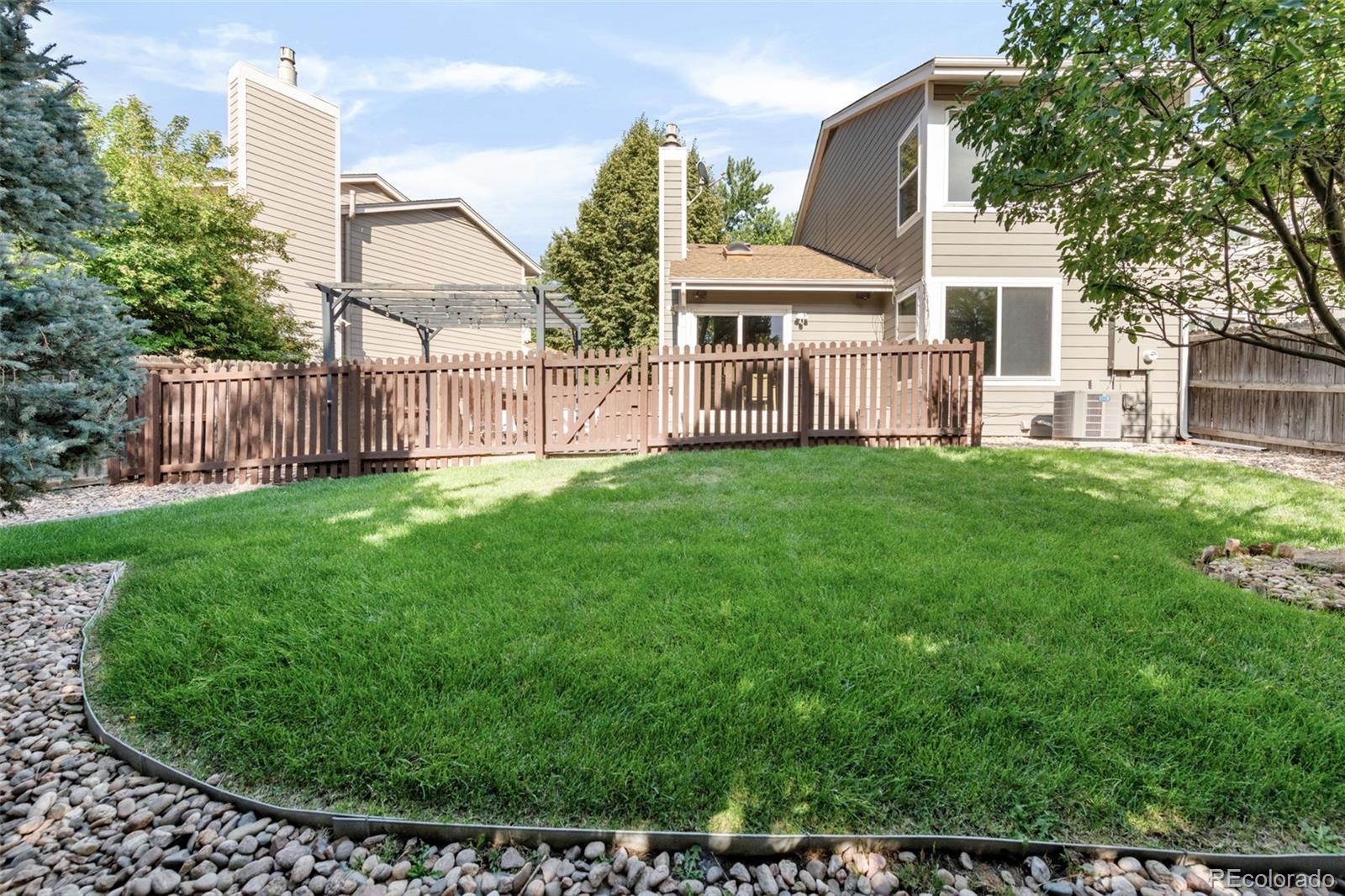 1569 S Syracuse Street