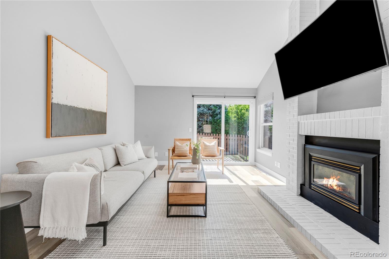 1569 S Syracuse Street