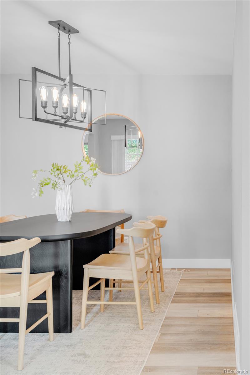 1569 S Syracuse Street