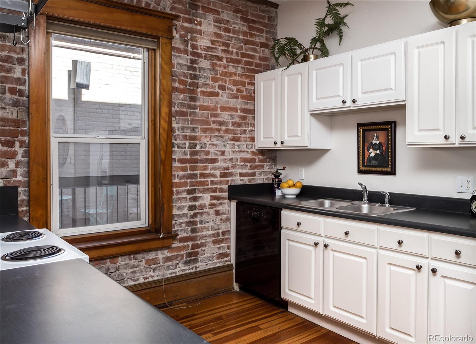 1210 E Colfax Avenue Unit: 402