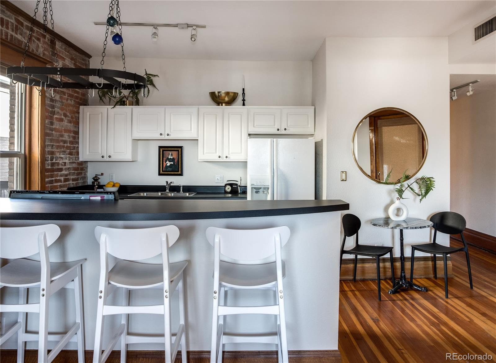 1210 E Colfax Avenue Unit: 402