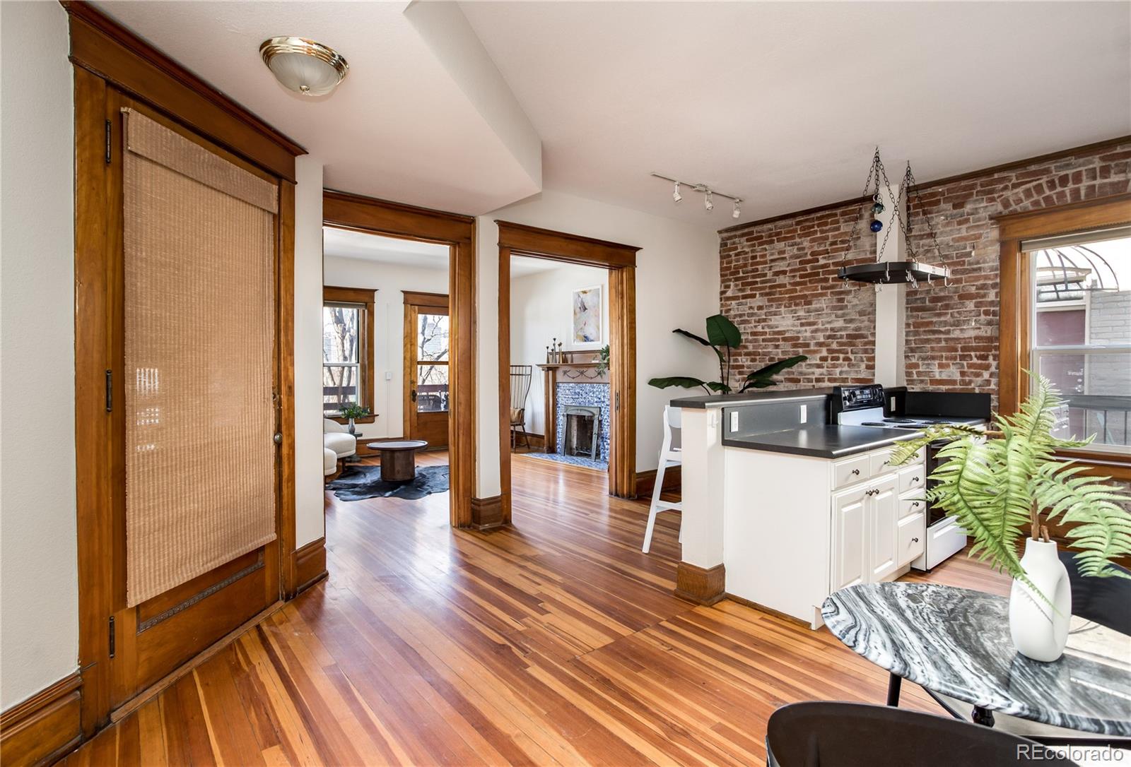 1210 E Colfax Avenue Unit: 402