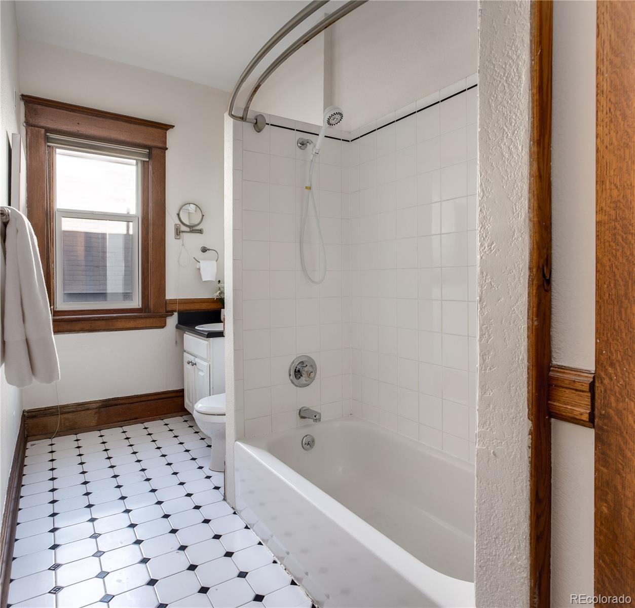 1210 E Colfax Avenue Unit: 402
