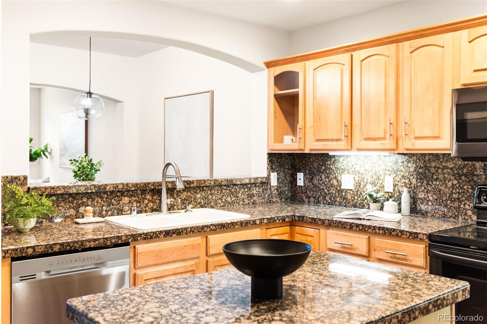 1767 N Pearl Street Unit: 207