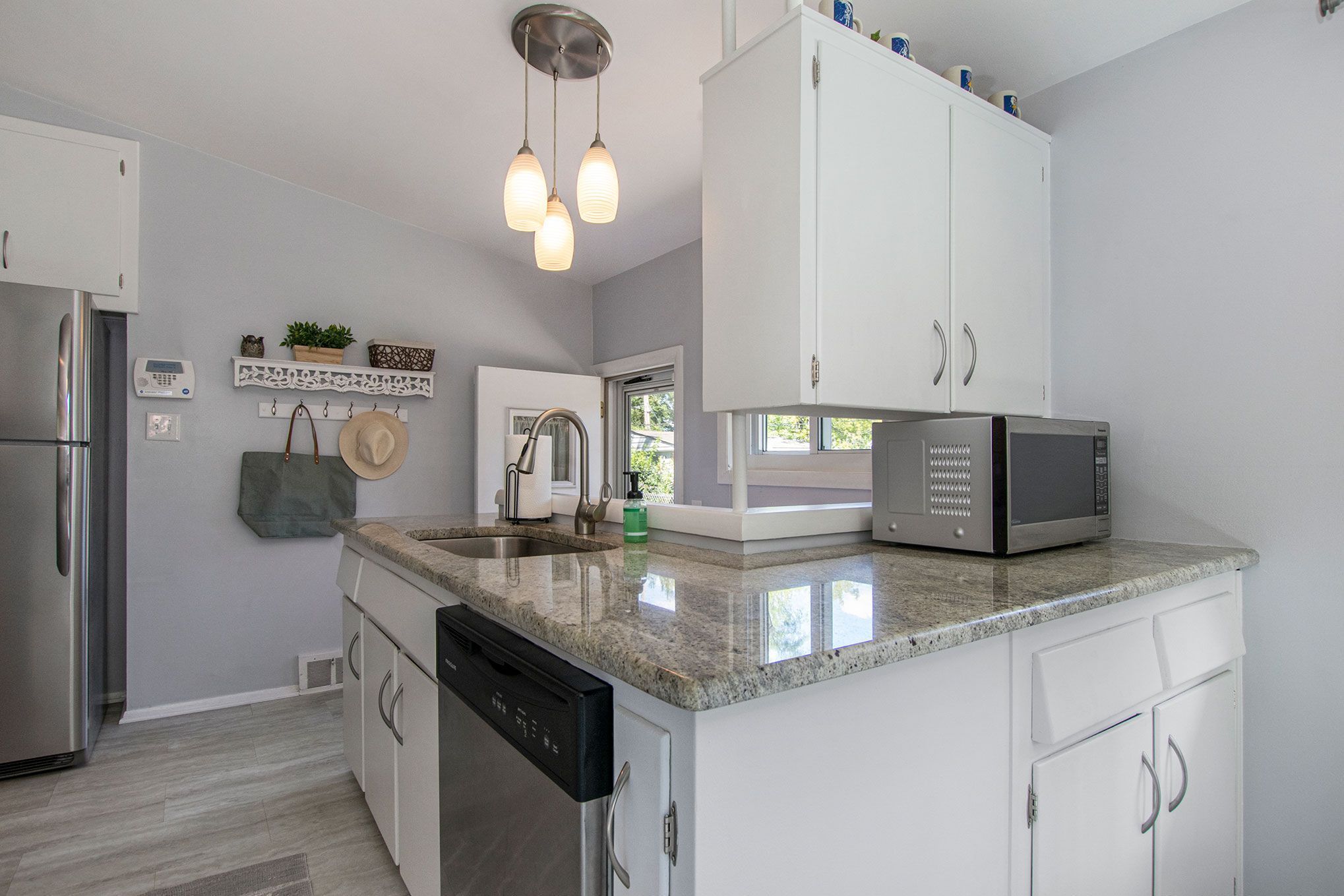 4709 ELMHURST Avenue