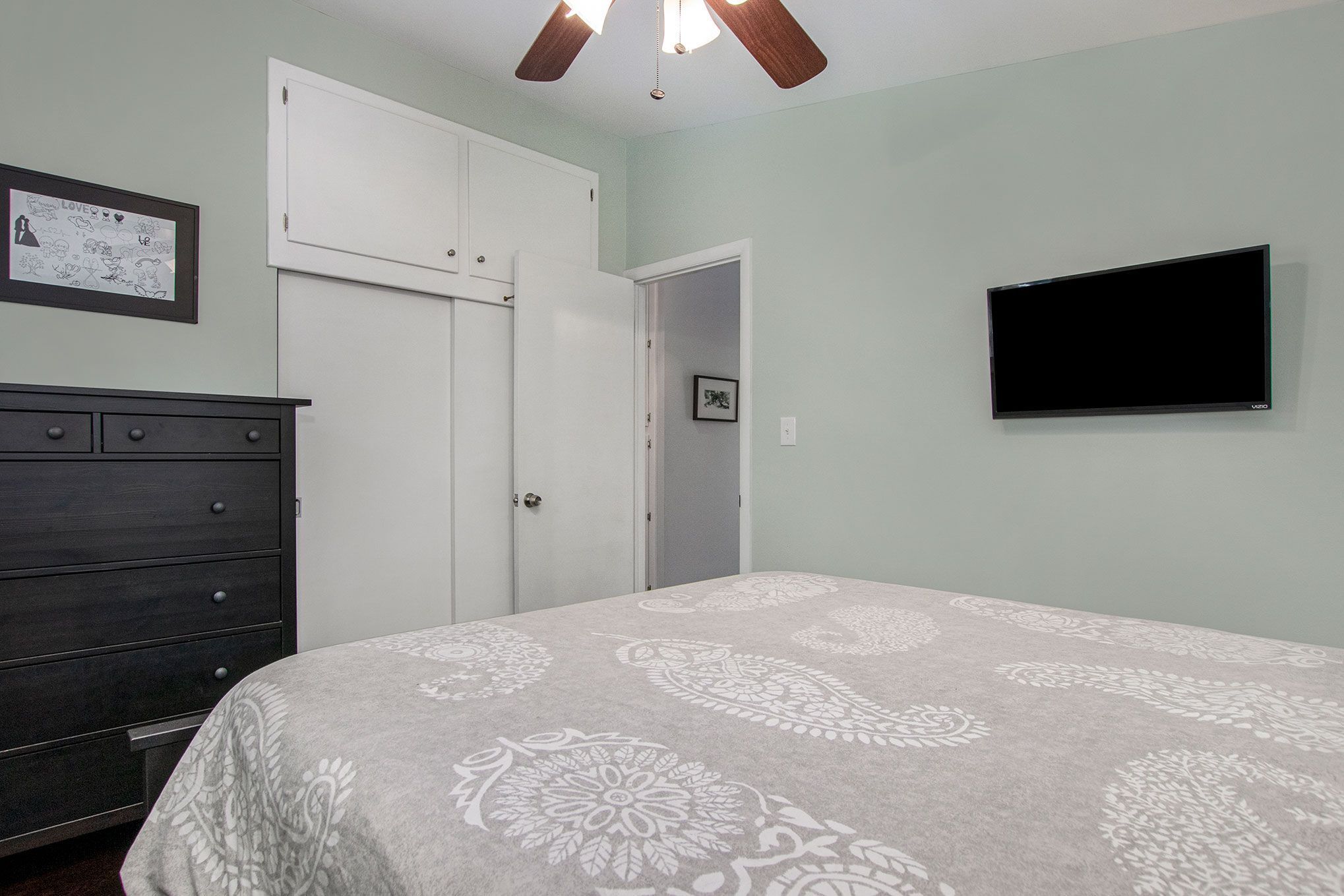 4709 ELMHURST Avenue