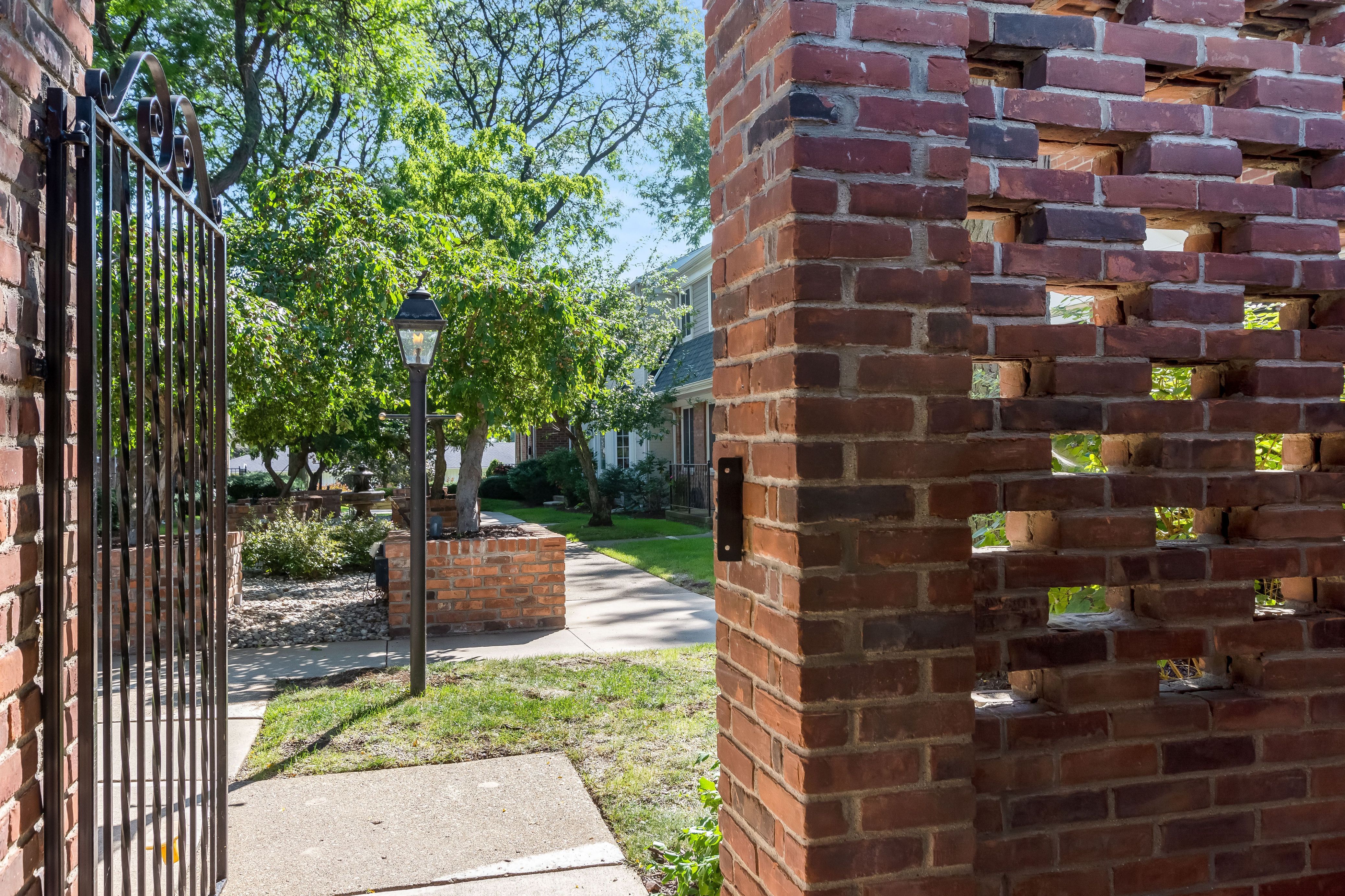 3405 W 14 MILE Road Unit: 4