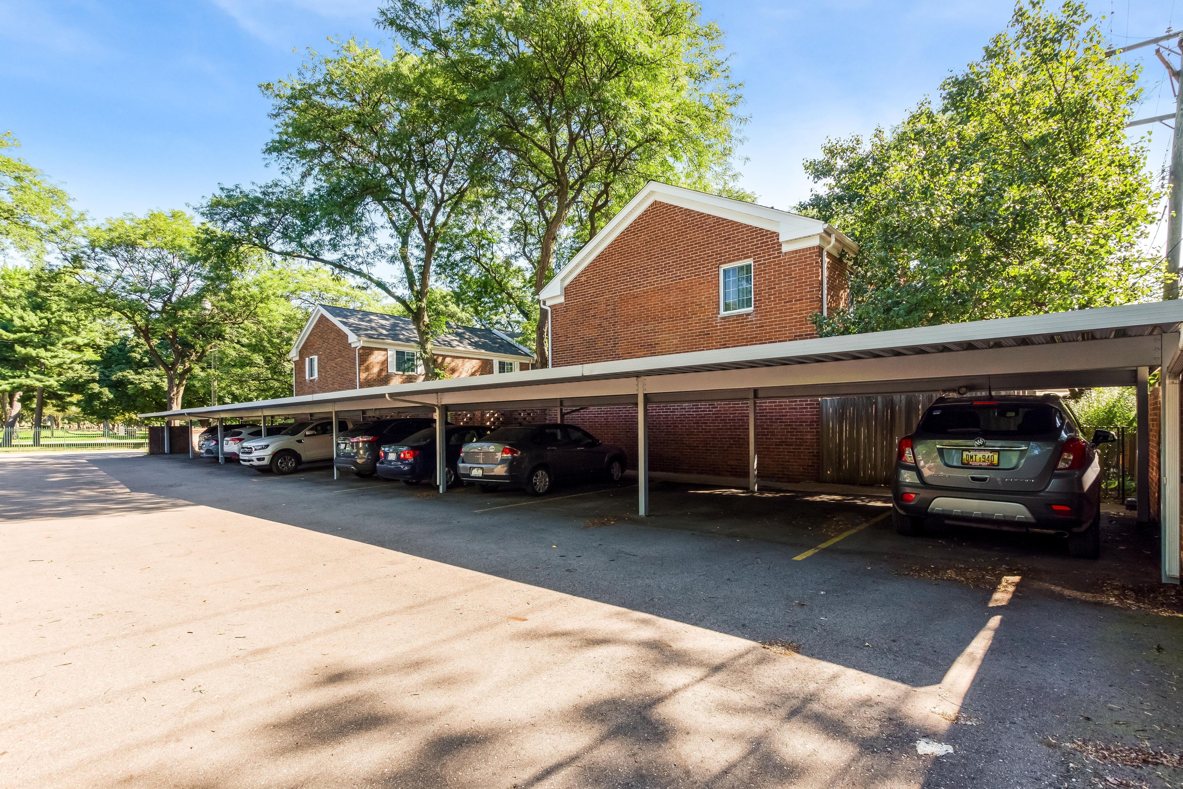 3405 W 14 MILE Road Unit: 4