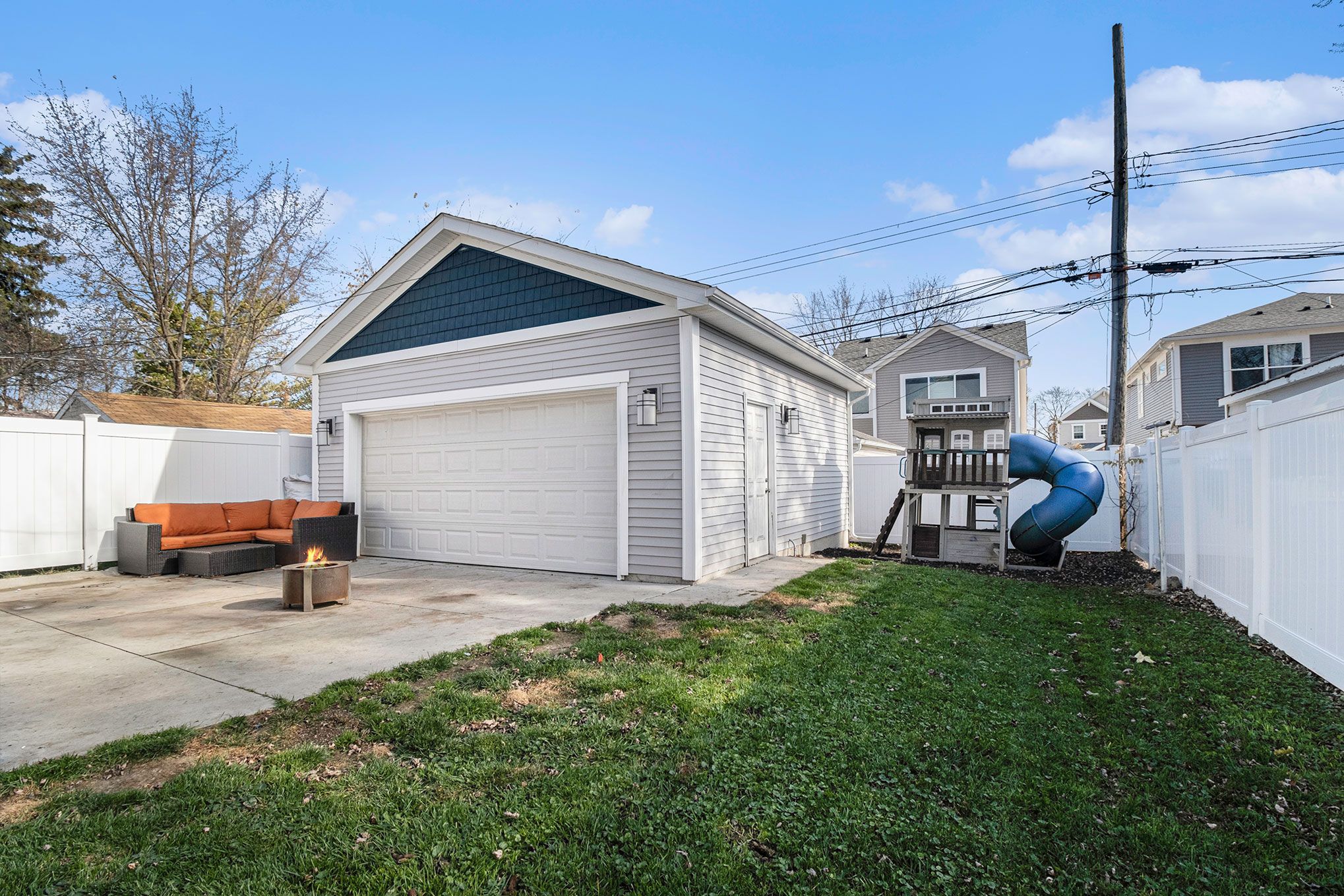 3920 OAKSHIRE Avenue