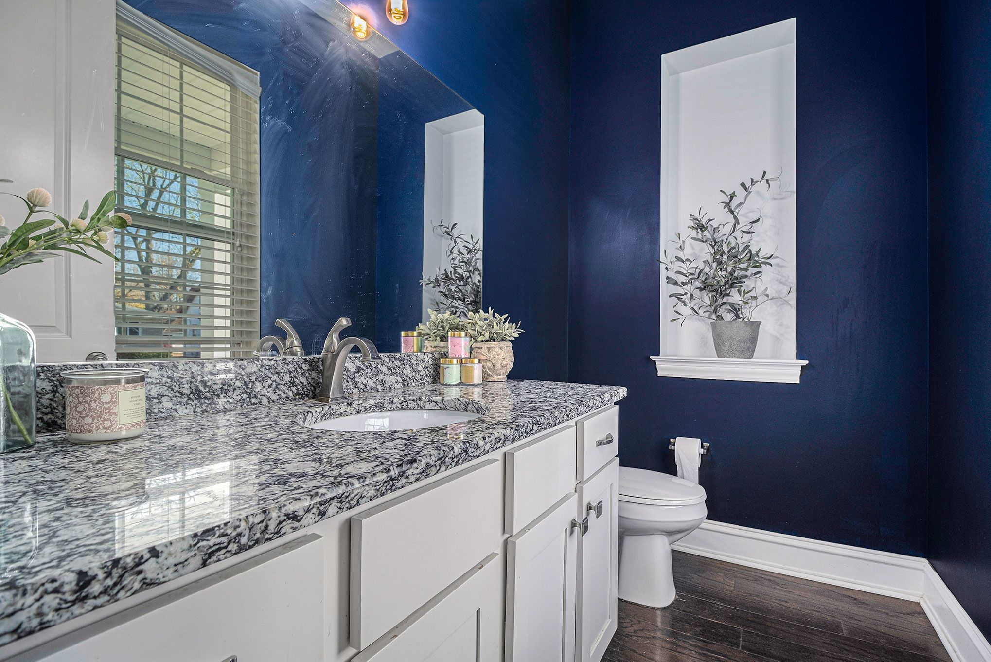 3920 OAKSHIRE Avenue