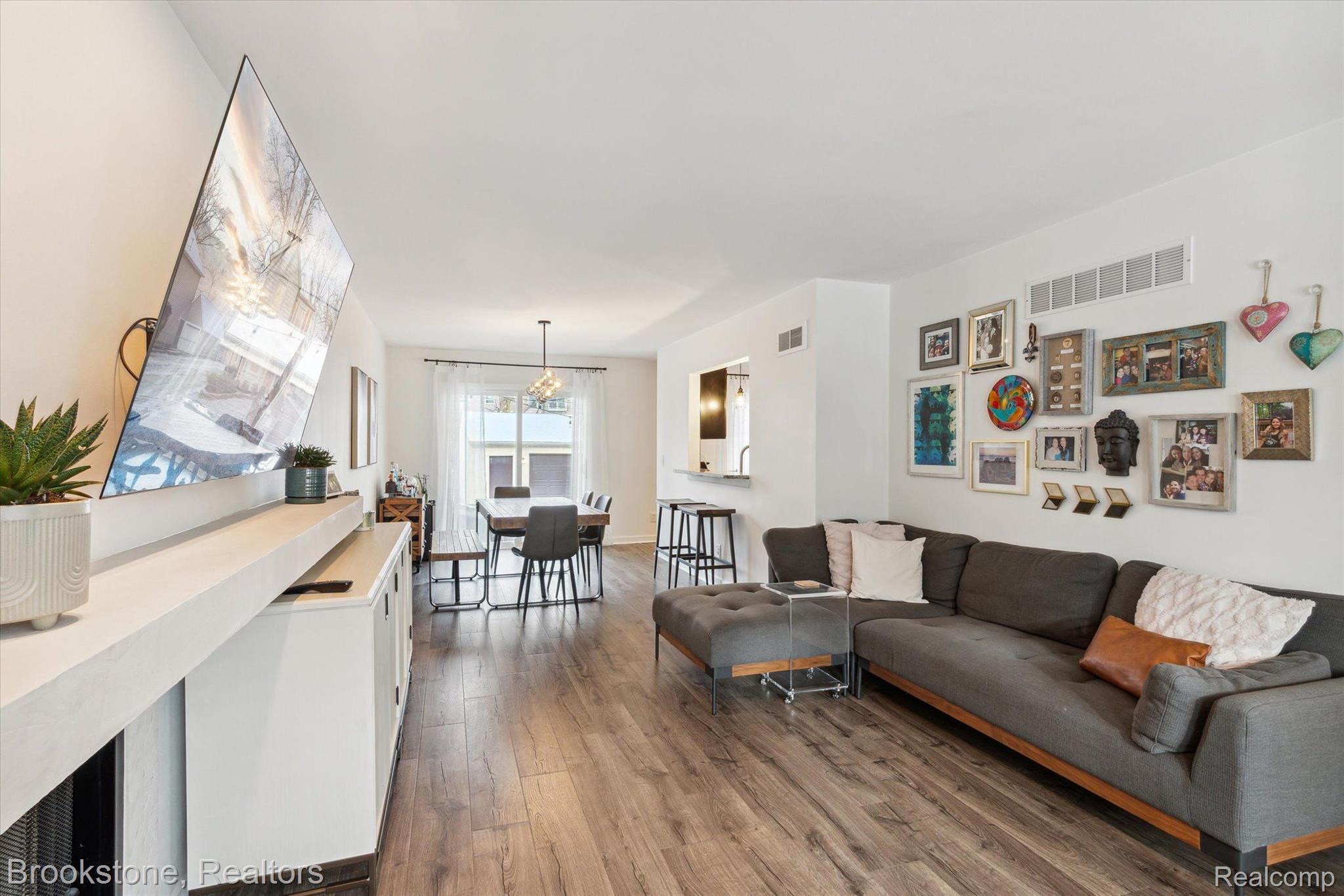 1451 COURTLAND Boulevard