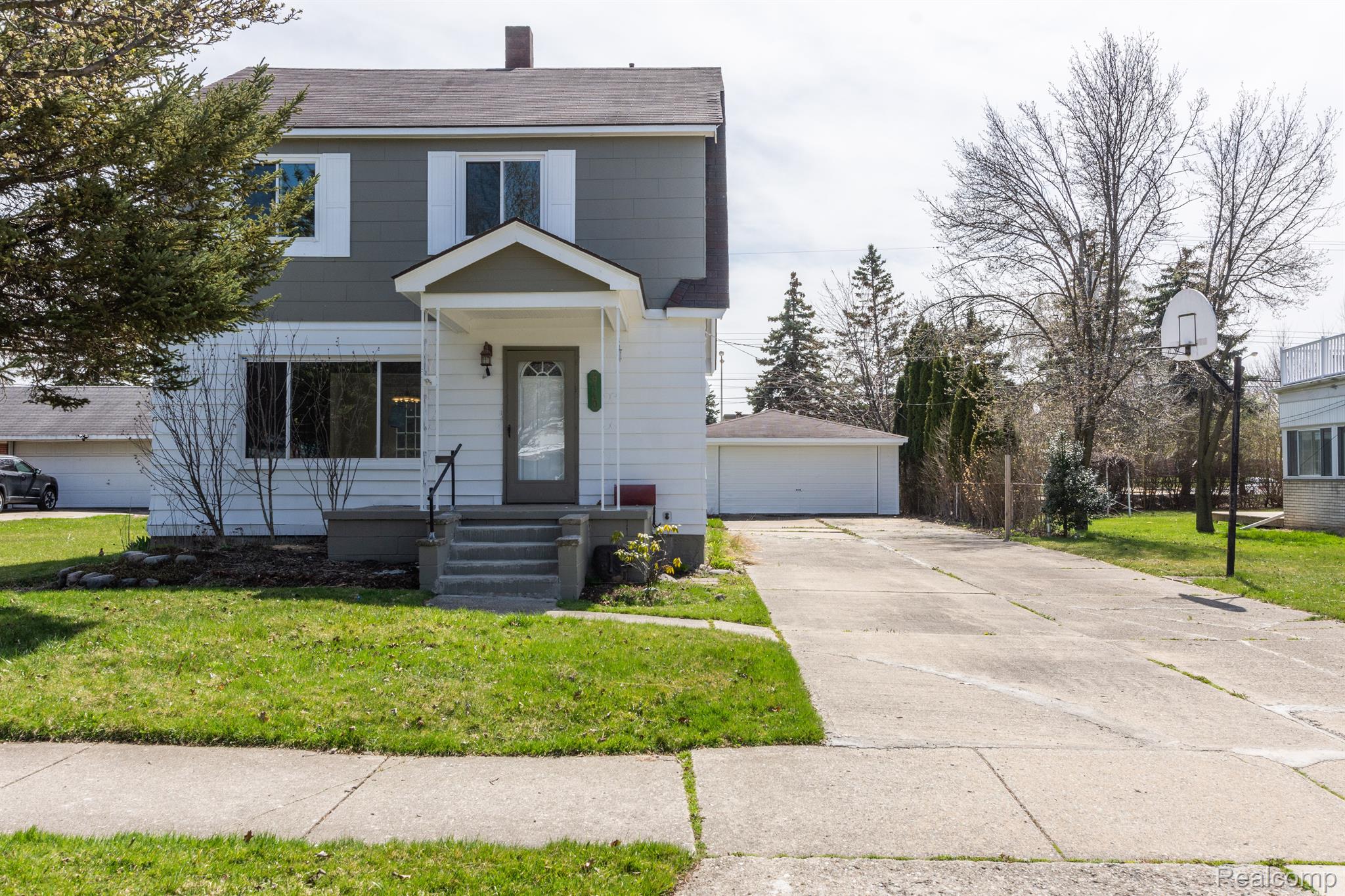 8440 MCKINLEY