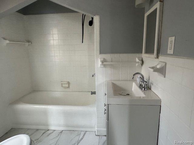 14211 RUTHERFORD Street