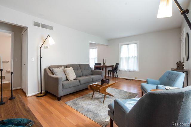 341 S CROOKS Road 1
