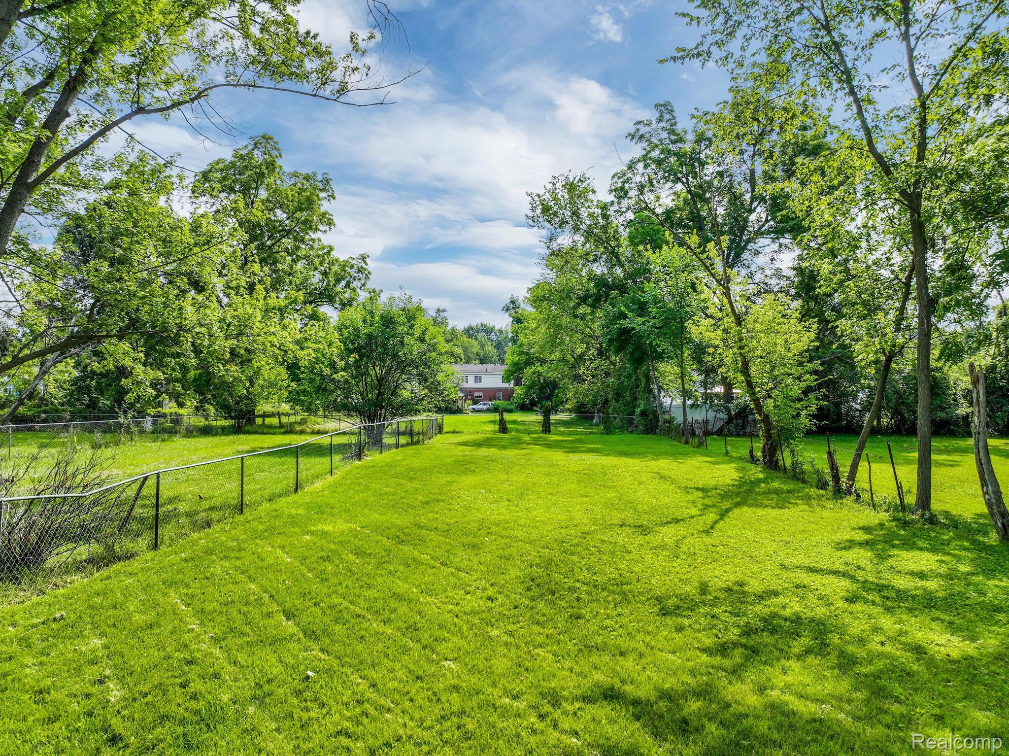 3264 PRAIRIE Avenue