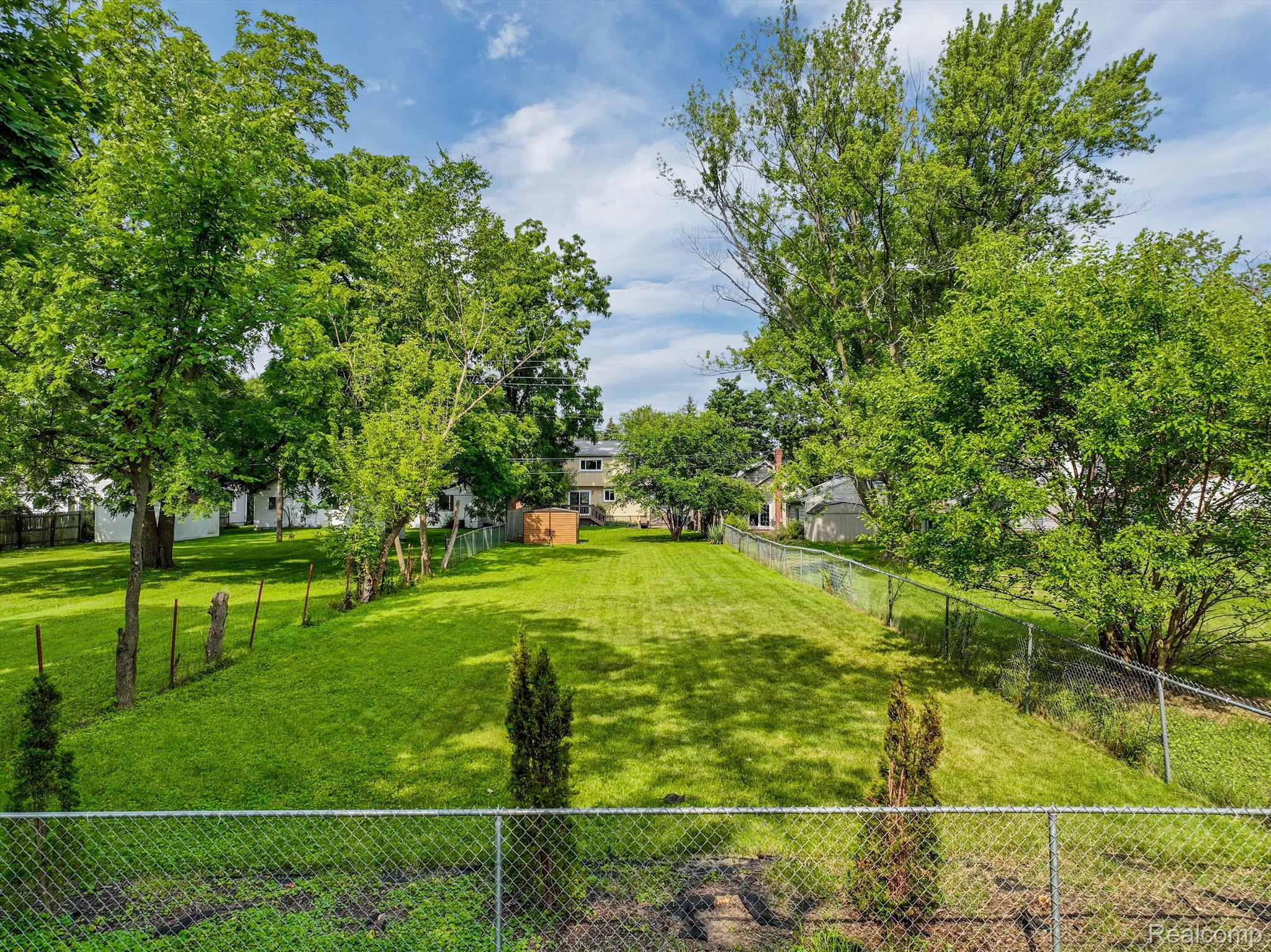 3264 PRAIRIE Avenue