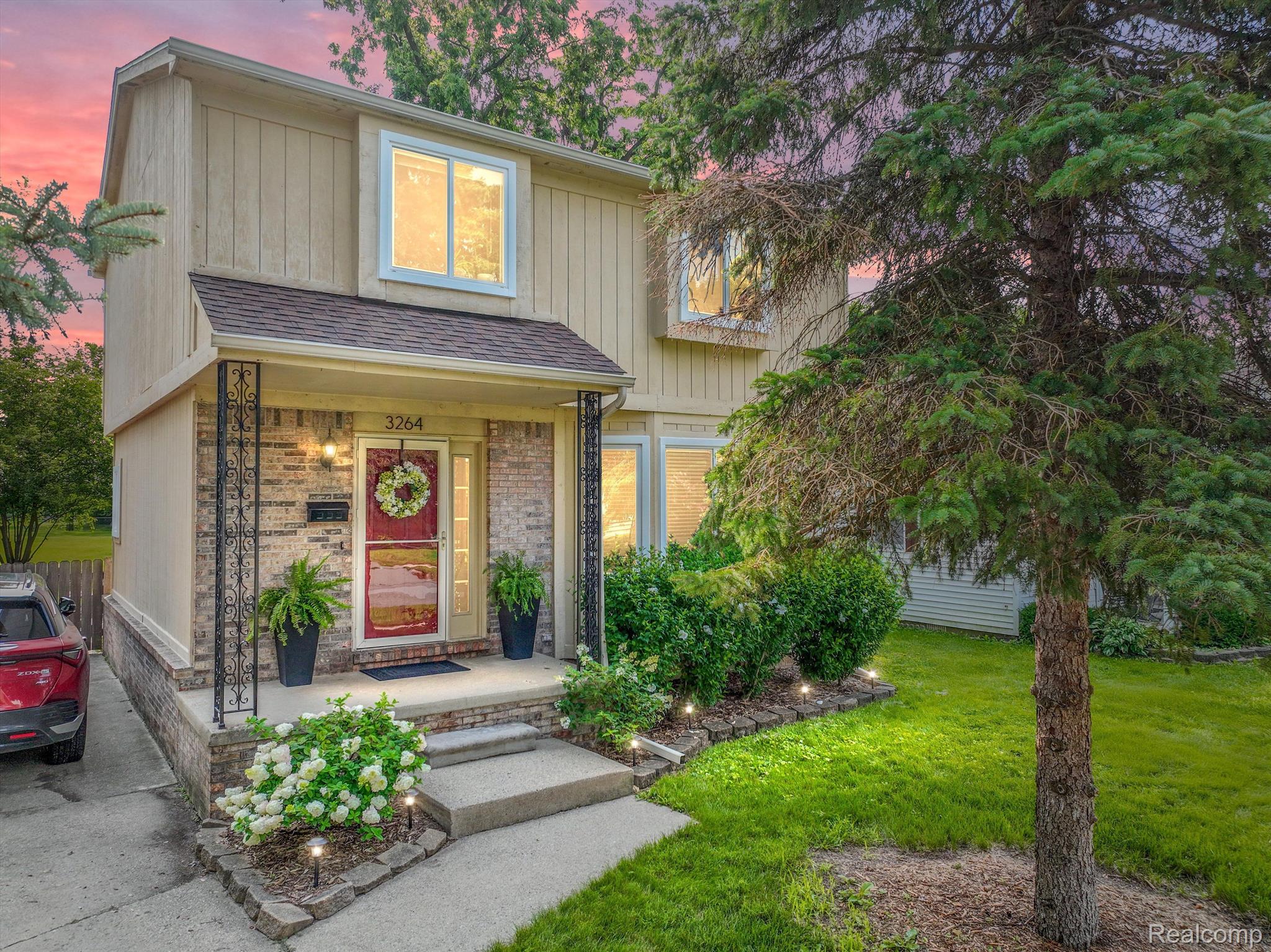 3264 PRAIRIE Avenue