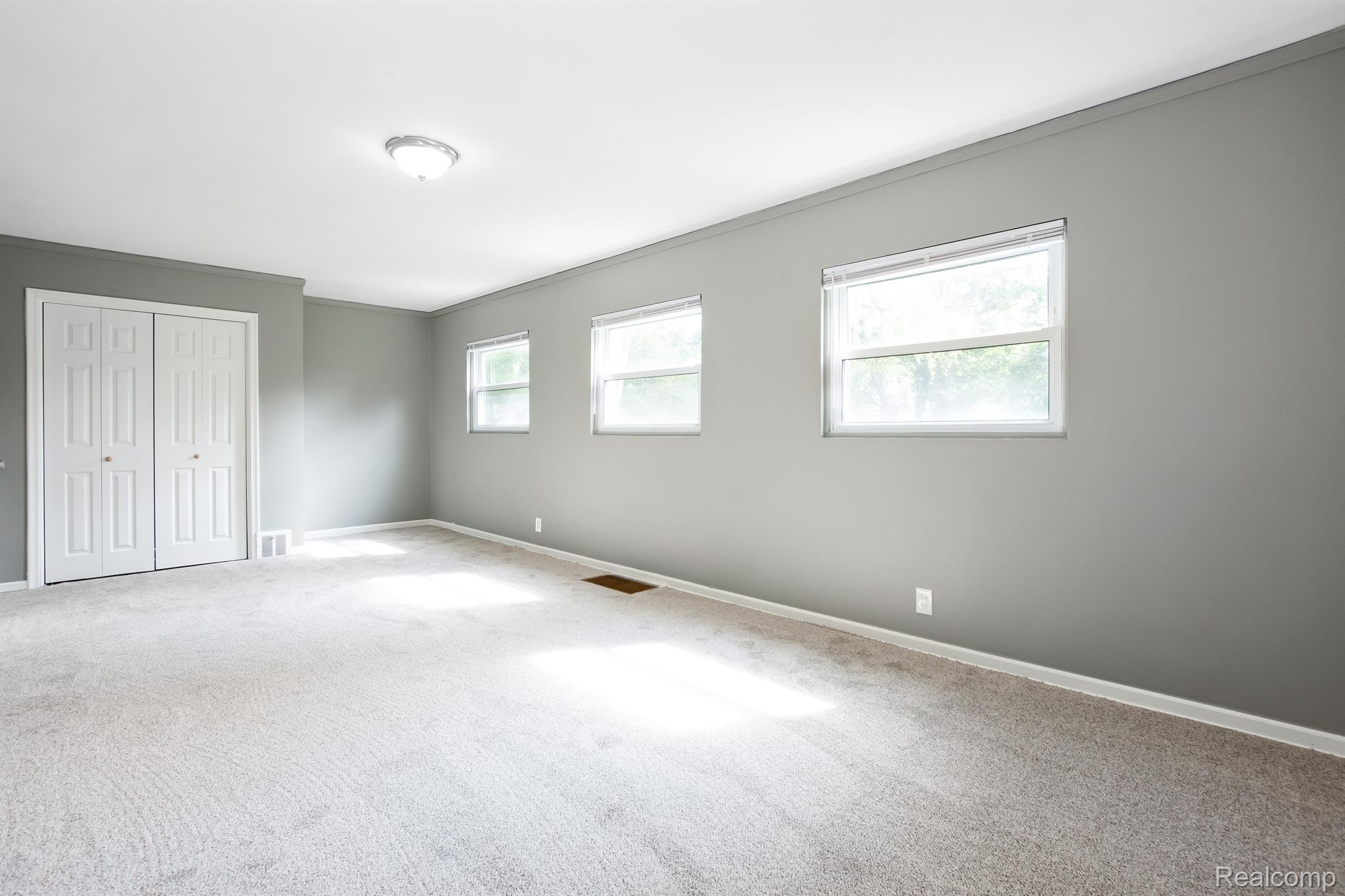 14748 WOODMONT Avenue