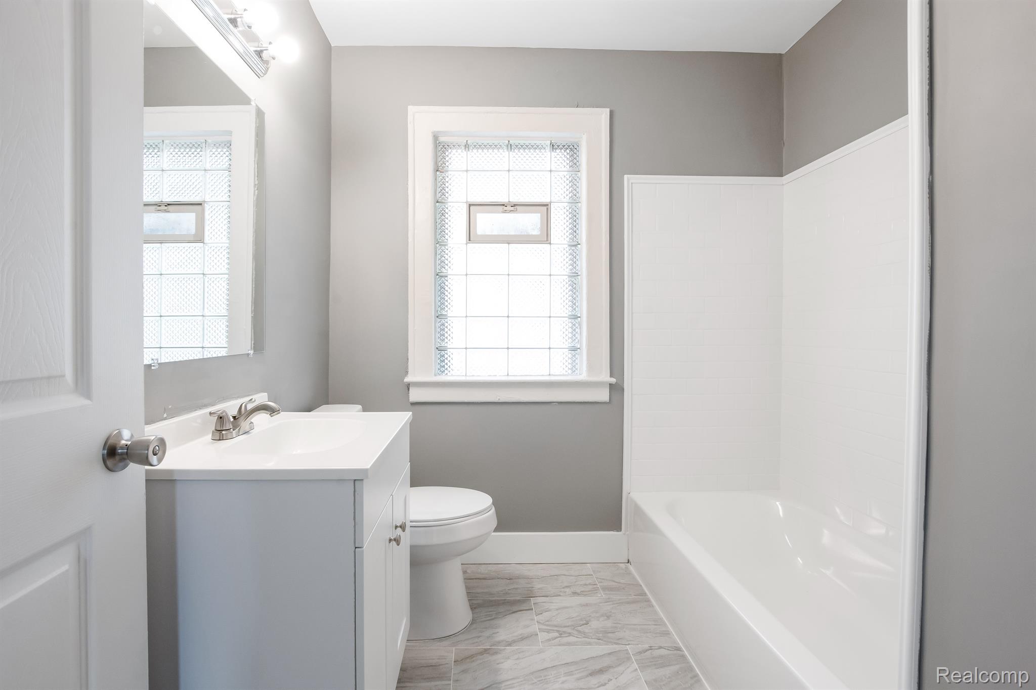 14748 WOODMONT Avenue