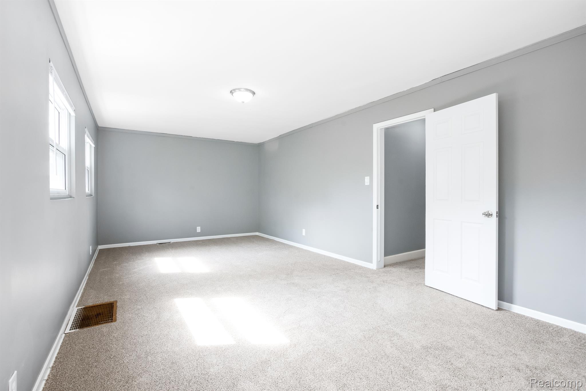 14748 WOODMONT Avenue