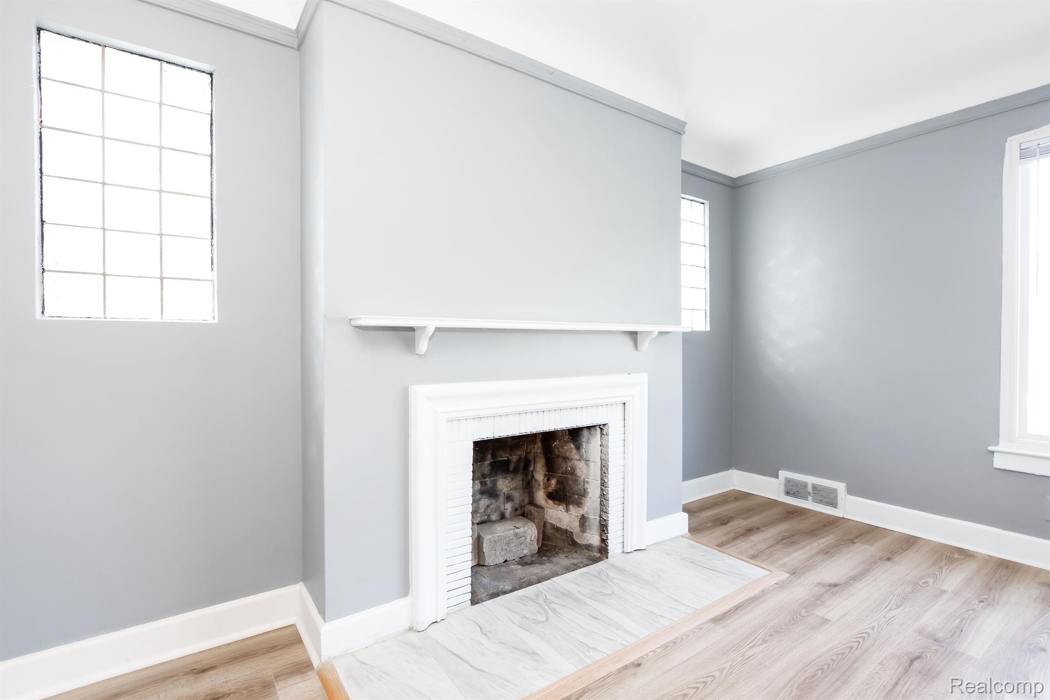 14748 WOODMONT Avenue