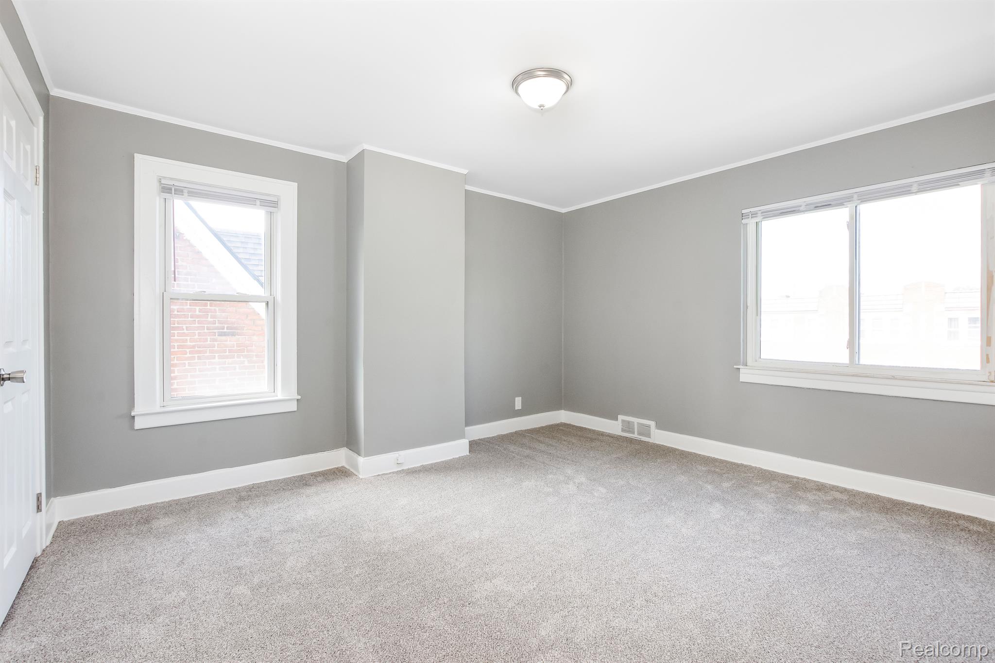 14748 WOODMONT Avenue