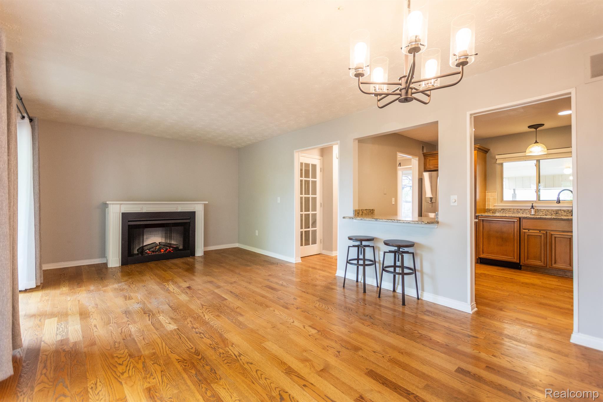 1591 CHARTER OAK Drive