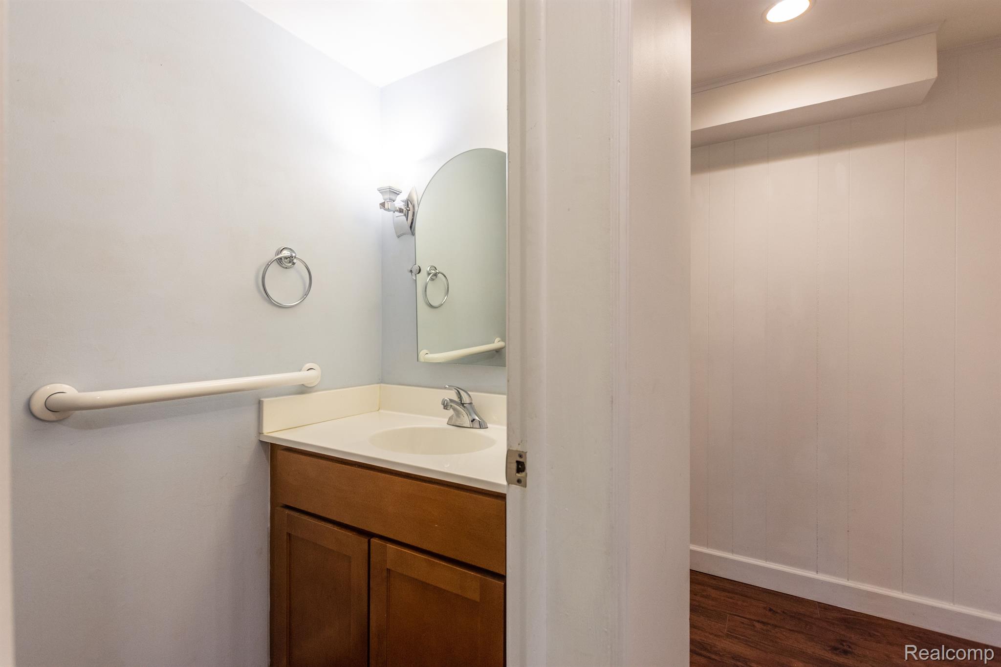 1591 CHARTER OAK Drive