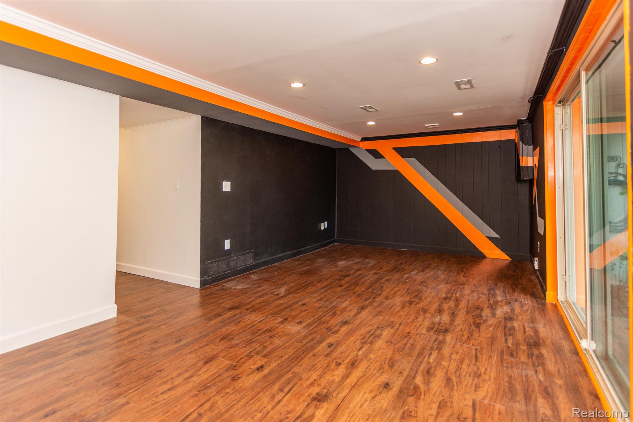 1591 CHARTER OAK Drive